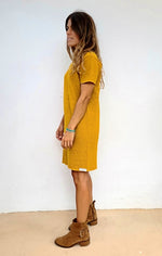 Cargar imagen en el visor de la galería, Vestido mostaza manga corta
